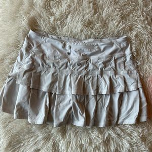 Lululemon white pace rival skirt 8